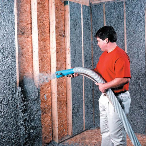 Spraying Wall insulation